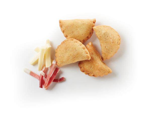 Panzerottino multigrain Speck and Provola cheese