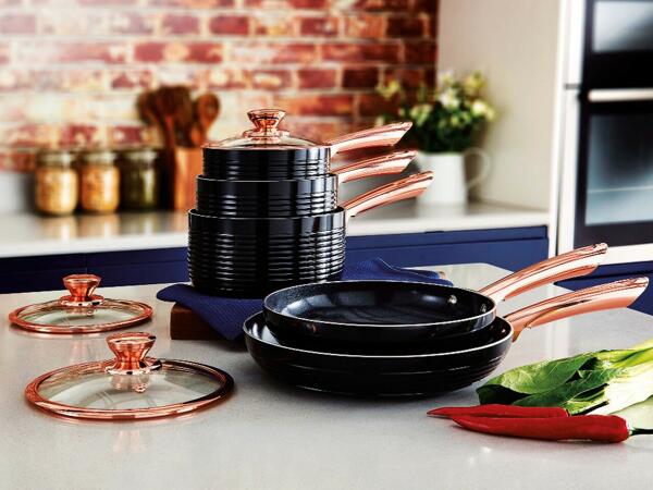 Tower Linear 5 Piece Saucepan Set