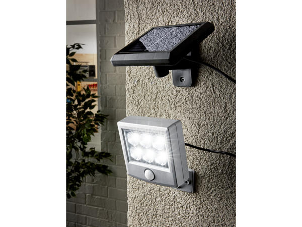 LED-strålkastare med solceller