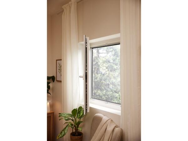 Adjustable insect screen
