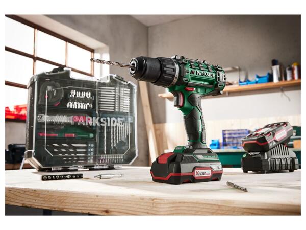 Cordless drill driver set
