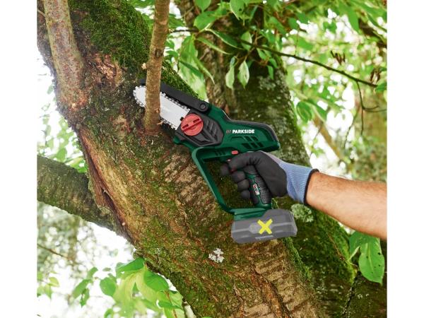 Cordless wood cutter