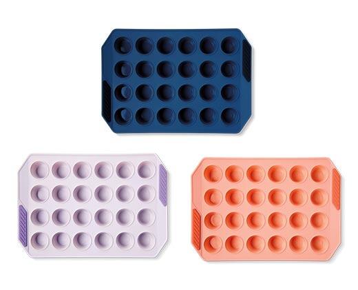 Crofton Reinforced Silicone Pans