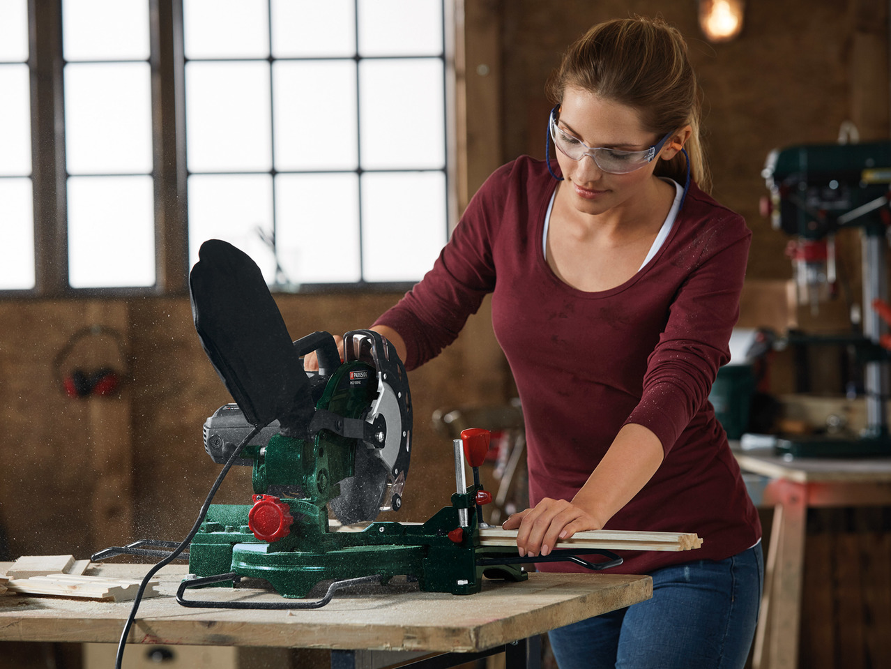 Parkside Cross Cut Mitre Saw1