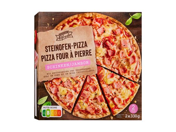 Pizza au jambon cuite au four à pierres