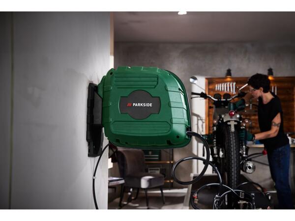Compressor with automatic hose reel