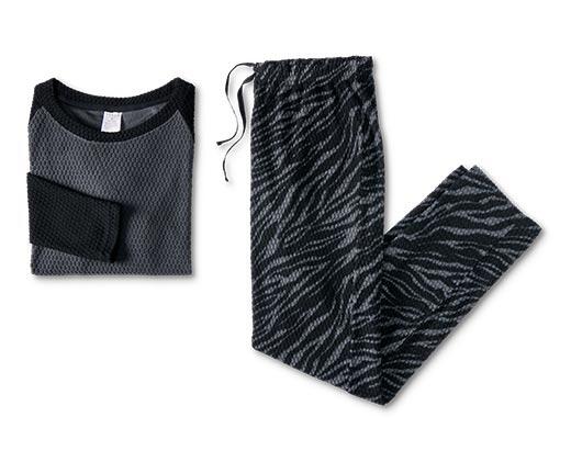 Serra 
 Ladies 2 Piece Fleece Pajama Set