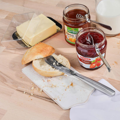 Smørknive, honning- og marmeladeske eller smørboks