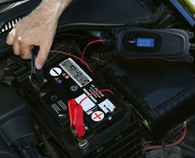 AUTO XS Autobatterie-Ladegerät