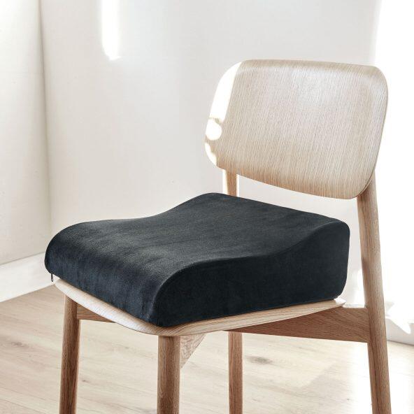NOVITESSE(R) 				Coussin compensé ou rehausseur de siège