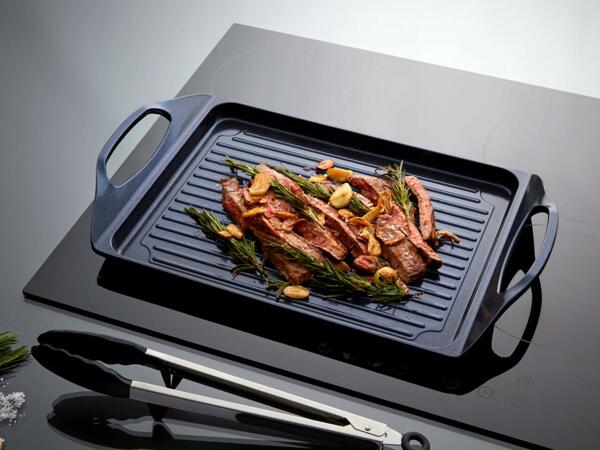 Griddle Plate with Tongs