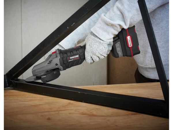 Cordless flat head angle grinder