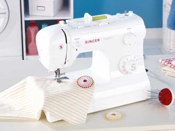 SINGER(R) Nähmaschine „Tradition 2282"