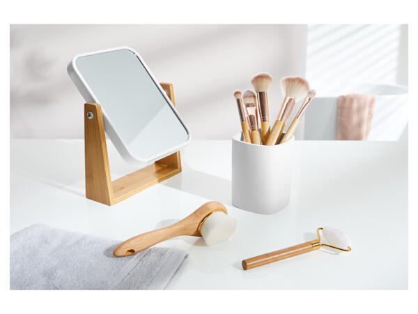 Cosmetic Accessories