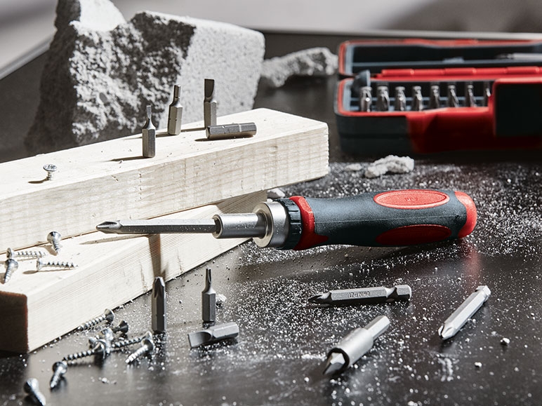 POWERFIX Screwdriver and Bit Set