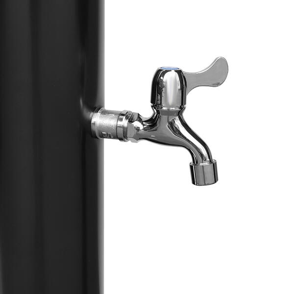 Solar-Dusche geschwungen