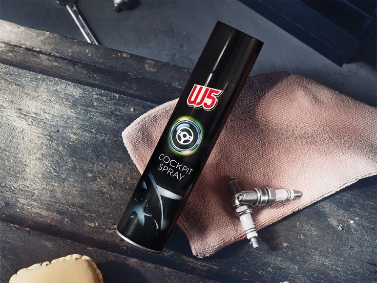 Spray nettoyant pour tableau de bord