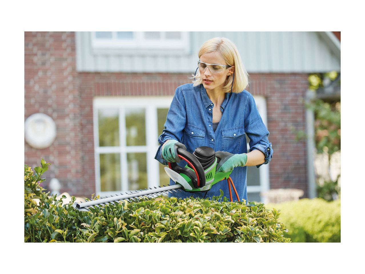 Florabest Electric Hedge Trimmer1