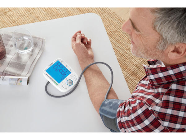 BLOOD PRESSURE MONITOR WITH VOICE NOTIFICATION