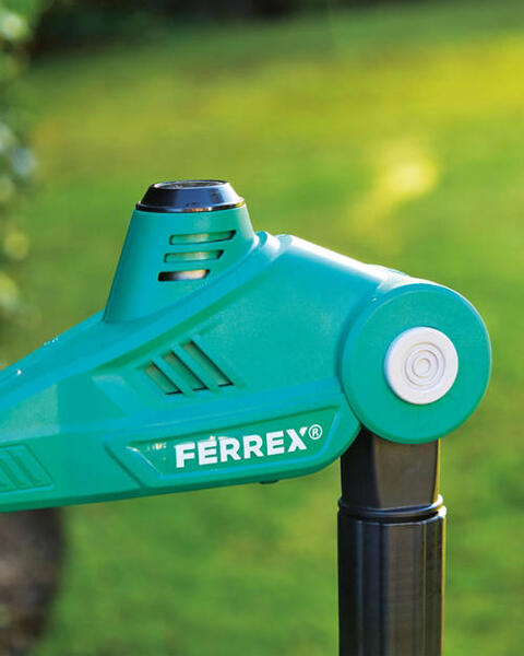 Cordless Telescopic Hedge Trimmer