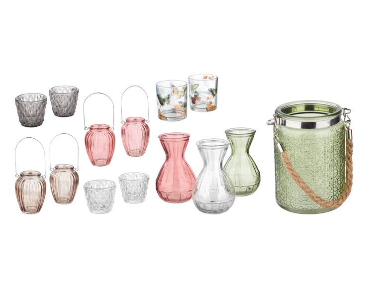 Assortiment de décorations en verre