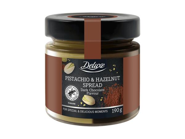 Crème aux pistaches avec du chocolat