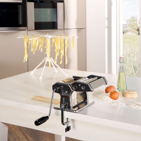 Pastamaskine og pastatørrer