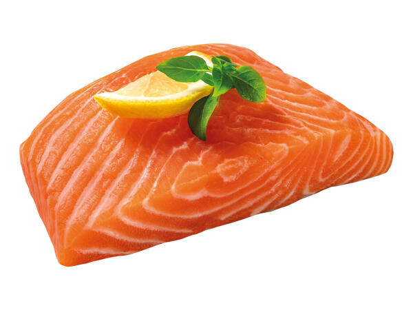 Ganzes Lachsfilet