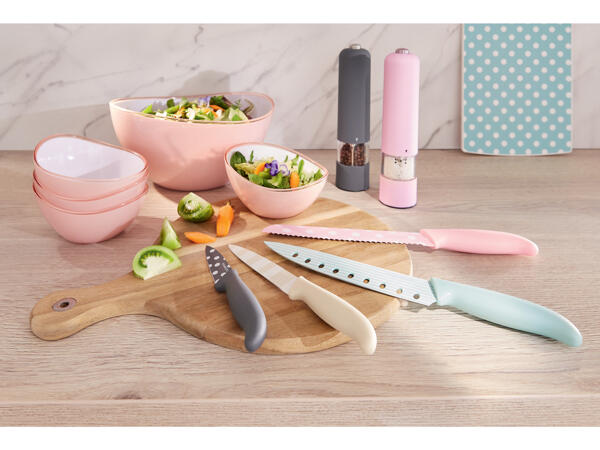 Knivset, 4 delar