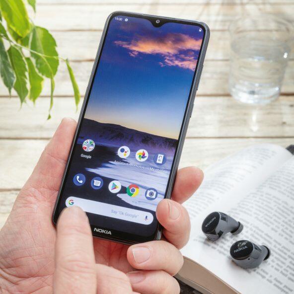 Smartphone 5.3 avec oreillettes Bluetooth incl.