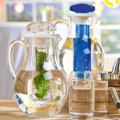 Pichet avec refroidisseur et infuseur