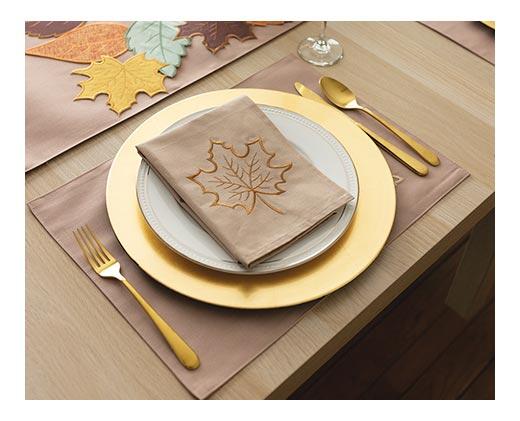 Huntington Home Table Center or 6 Piece Napkin Set
