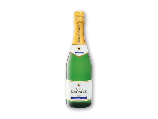 Gewürztraminer Spätlese, Riesling, Liebfraumilch eller Sekt Burg Schöneck