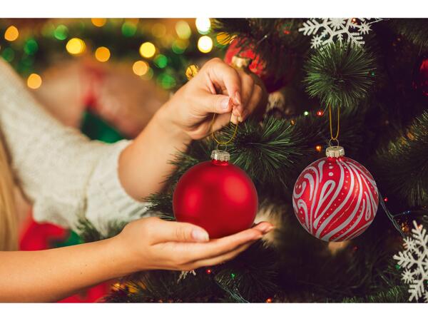 Paint Your Own Christmas Baubles Kit