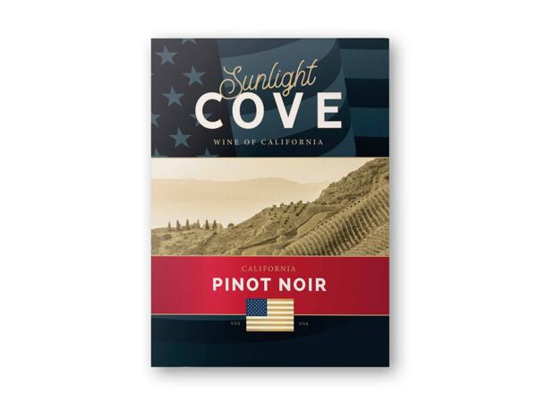 Sunlight Cove Pinot Noir, Zinfandel, Chardonnay eller rosé.
