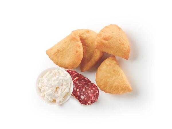 Panzerottino ricotta and salami