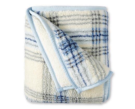 Huntington Home 60" x 70" Feathersoft Throw