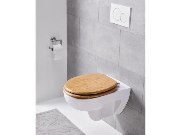 Toilet seat with soft close mechanism
