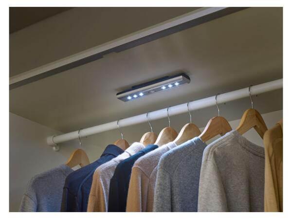 LED sensor light with motion sensor