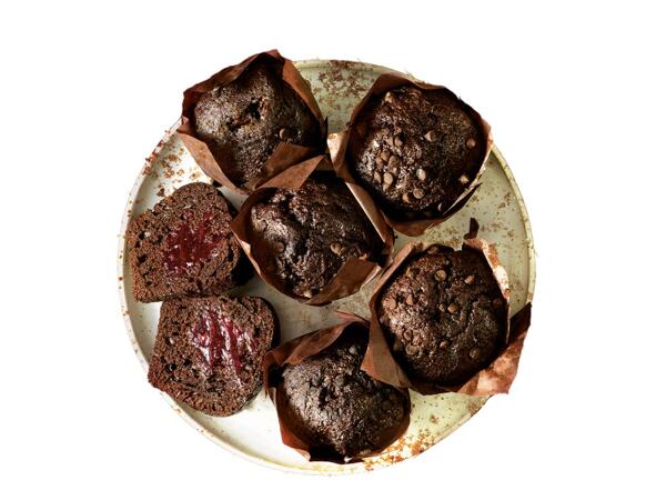 ČOKOLÁDOVÝ MUFFIN S MALINOVOU NÁPLNÍ