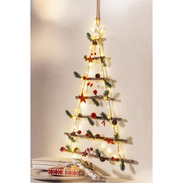 Dekorierter Wand-Weihnachtsbaum