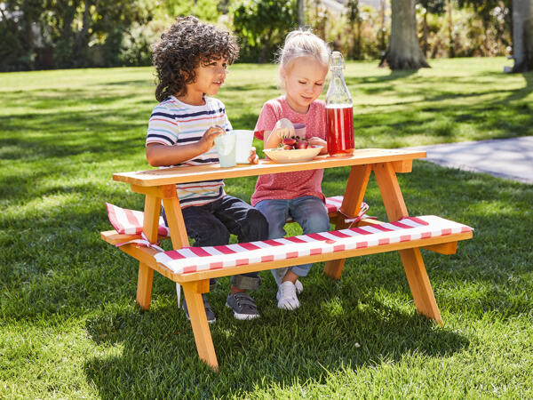 Table et banc pour enfant