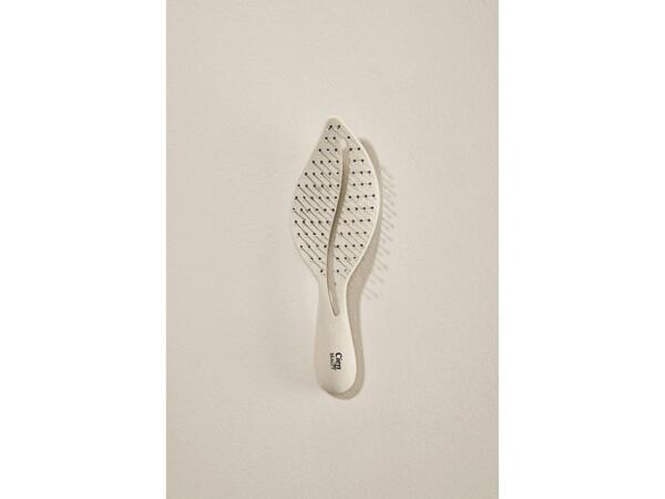 Face, body or hair accessories