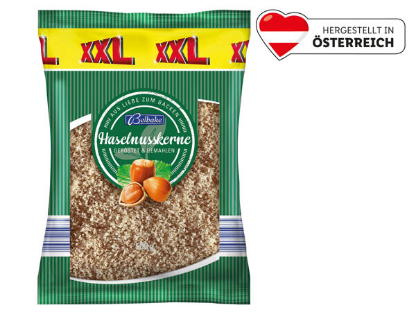Haselnusskerne gemahlen