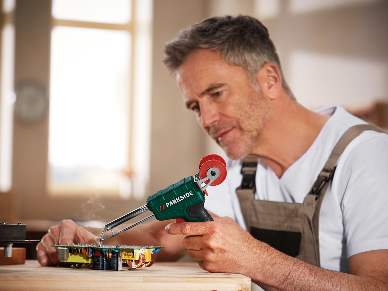 Parkside Soldering Gun with Solder Feed1