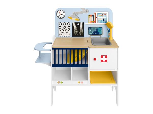 Playtive 2-in-1 Baby Clinic and Vets - 10 Piece Set