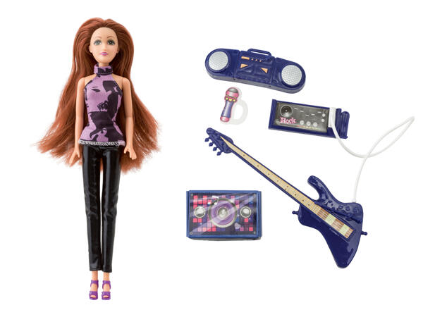 Doll set with accessories