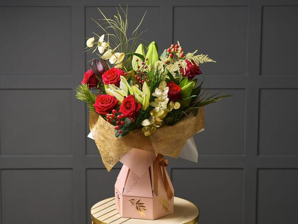 Deluxe Christmas Spectacular Bouquet