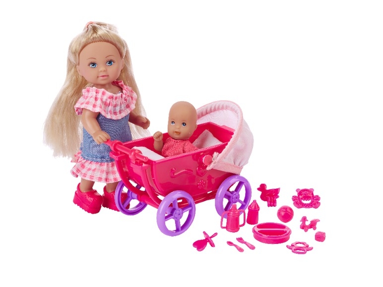 Puppe mit Zubehörteilen