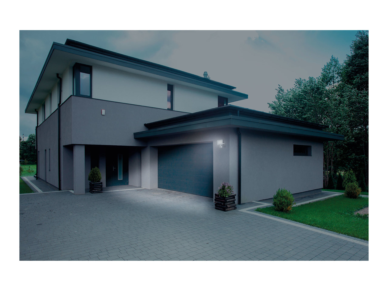 Livarno Lux 24W Outdoor LED Spotlight1
